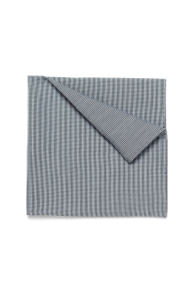 灰色细条纹方巾